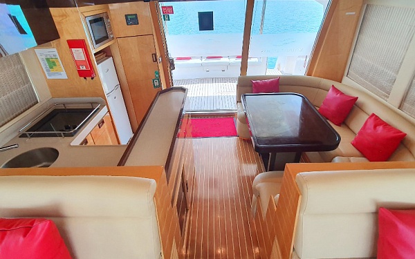Аренда моторной яхты Majesty 56 XCLUSIVE III в Дубае